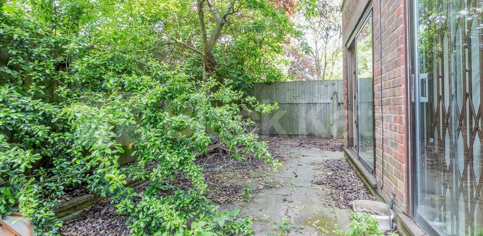 			4 Bedroom, 1 bath, 1 reception Flat			 St.Helens Gdns, Ladbroke Grove